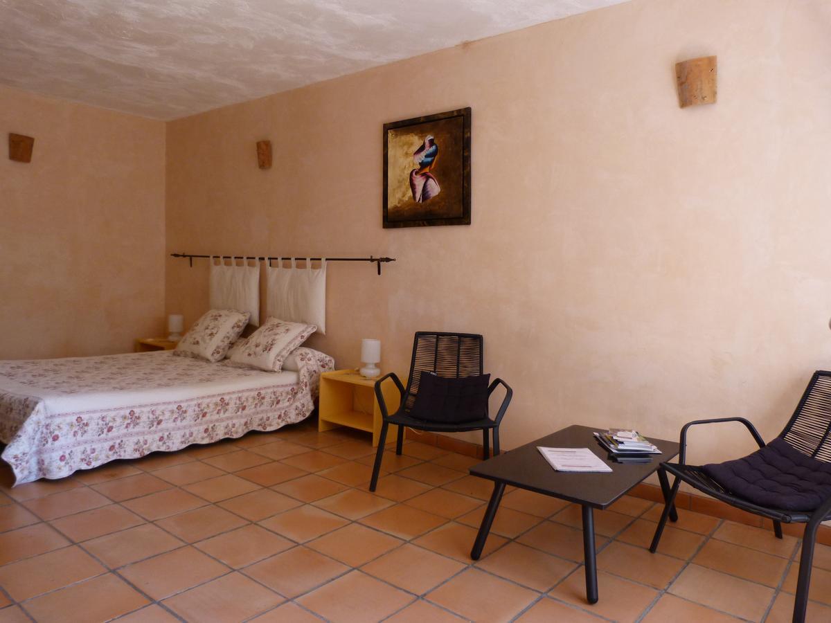 Le Mas De Pie Caud Bed & Breakfast Rognes Eksteriør bilde